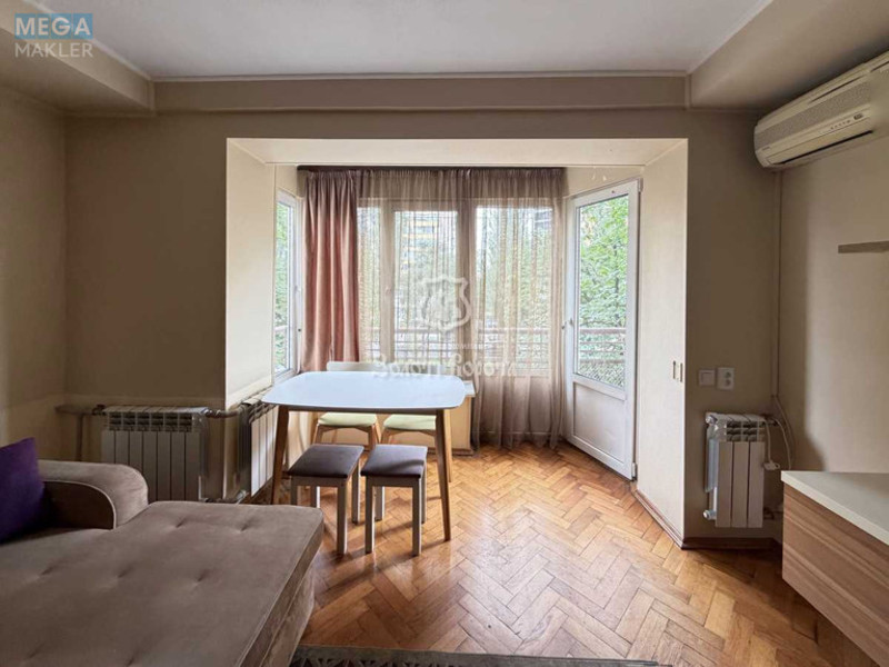 Продаж 3 кімнатної квартири (63,2/45,3/6,3), 3 пов. 9 пов. будинку, <a class="location-link" href="/kiev/" title="Недвижимость Київ">Київ</a>, <a class="location-link" href="/kiev/pecherskij/" title="Недвижимость Печерський район">Печерський р-н</a>, Лесі Українки бульв., 14 (изображение 6)