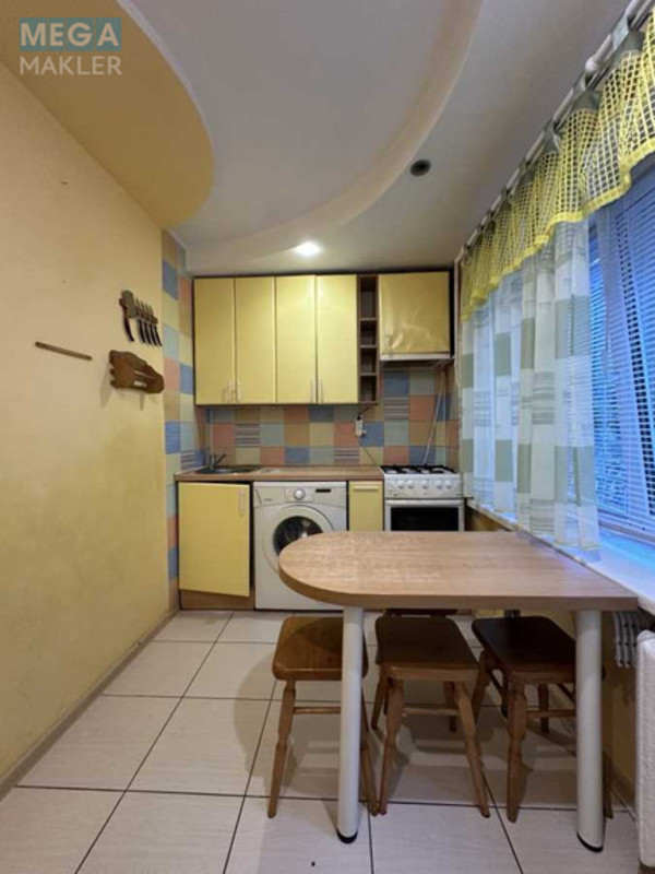 Оренда 2 кімнатної квартири, <a class="location-link" href="/kiev/" title="Недвижимость Київ">Київ</a>, <a class="location-link" href="/kiev/solomenskij/" title="Недвижимость Солом'янський район">Солом'янський р-н</a>, Солом`янська вул., 38 (изображение 5)