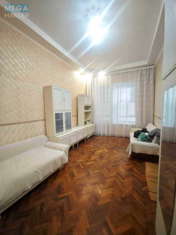 Оренда кімнати (підселення), <a class="location-link" href="/odessa/" title="Недвижимость Одеса">Одеса</a>, <a class="location-link" href="/odessa/primorskij/" title="Недвижимость Приморський район">Приморський р-н</a>, Дворянская, 20 (изображение 3)