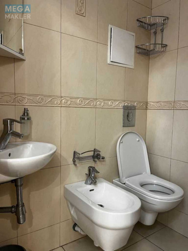Оренда 3 кімнатної квартири, <a class="location-link" href="/kiev/" title="Недвижимость Київ">Київ</a>, <a class="location-link" href="/kiev/dneprovskij/" title="Недвижимость Дніпровський район">Дніпровський р-н</a>, Митрополита Андрея Шептицького вул., 10 (изображение 16)