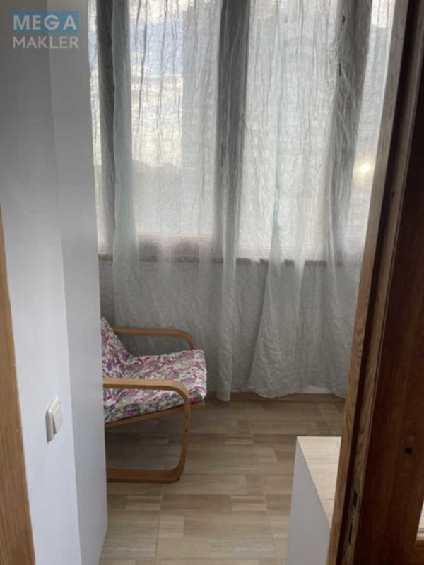 Оренда 3 кімнатної квартири, <a class="location-link" href="/kiev/" title="Недвижимость Київ">Київ</a>, <a class="location-link" href="/kiev/svyatoshinskij/" title="Недвижимость Святошинський район">Святошинський р-н</a>, Феодори Пушиної вул., 8 (изображение 4)