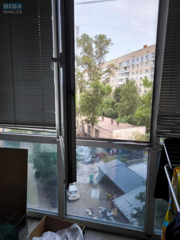 Продаж 2 кімнатної квартири (52/30/7), 5 пов. 9 пов. будинку, <a class="location-link" href="/kiev/" title="Недвижимость Київ">Київ</a>, <a class="location-link" href="/kiev/goloseevskij/" title="Недвижимость Голосіївський район">Голосіївський р-н</a>, Стратегическое шоссе, 15 (изображение 13)