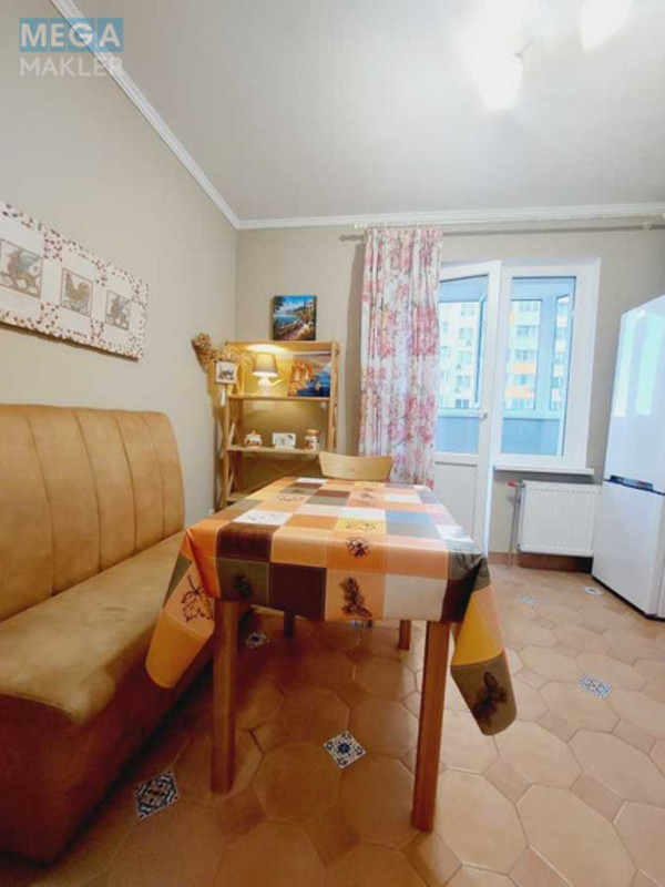 Оренда 1 кімнатної квартири, <a class="location-link" href="/kiev/" title="Недвижимость Київ">Київ</a>, <a class="location-link" href="/kiev/goloseevskij/" title="Недвижимость Голосіївський район">Голосіївський р-н</a>, Ломоносова ул., 36В (изображение 5)
