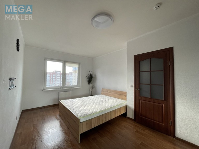 Оренда 1 кімнатної квартири, стандарт, <a class="location-link" href="/kiev/" title="Недвижимость Київ">Київ</a>, <a class="location-link" href="/kiev/darnickij/" title="Недвижимость Дарницький район">Дарницький р-н</a>, С. Русової ( <img src="https://megamakler.com.ua/metro/00ff00.gif" alt="" class="metro" /> м. Позняки, 10 хвилин ) (изображение 2)