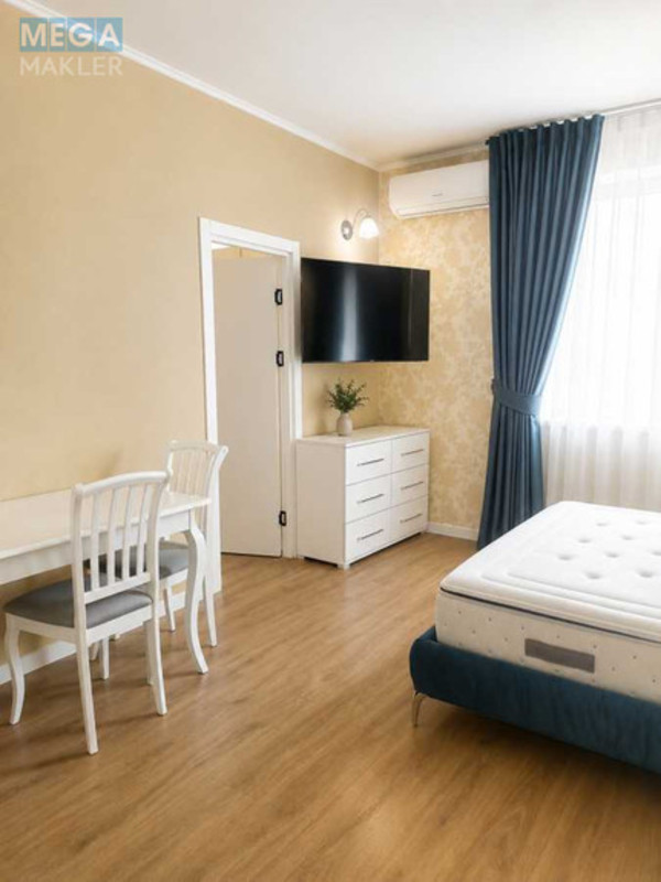 Оренда 2 кімнатної квартири, <a class="location-link" href="/kiev/" title="Недвижимость Київ">Київ</a>, <a class="location-link" href="/kiev/pecherskij/" title="Недвижимость Печерський район">Печерський р-н</a>, Старонаводницька вул., 4 (изображение 2)