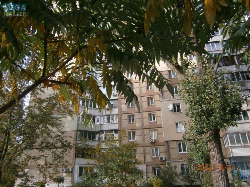 Продаж комерційної нерухомості, 75&nbsp;кв.м, под офис, <a class="location-link" href="/kiev/" title="Недвижимость Київ">Київ</a>, <a class="location-link" href="/kiev/svyatoshinskij/" title="Недвижимость Святошинський район">Святошинський р-н</a>, Феодори Пушиної вул., 8 (изображение 2)