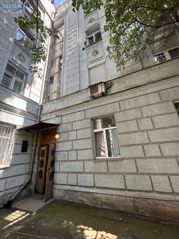 Продаж 2 кімнатної квартири (67/?/14), 1 пов. 4 пов. будинку, <a class="location-link" href="/kiev/" title="Недвижимость Київ">Київ</a>, <a class="location-link" href="/kiev/pecherskij/" title="Недвижимость Печерський район">Печерський р-н</a>, Лютеранська вул., 27-29 (изображение 2)
