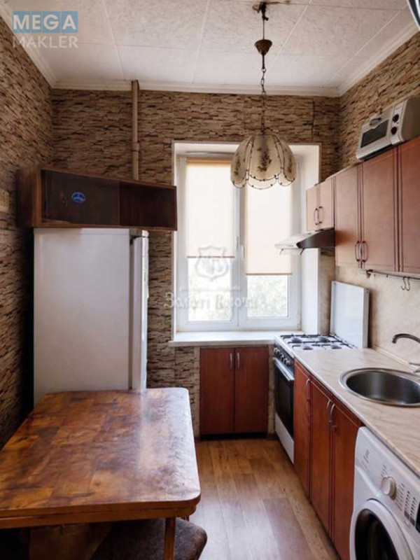 Продаж 2 кімнатної квартири (32,2/20,6/4,8), 2 пов. 3 пов. будинку, <a class="location-link" href="/kiev/" title="Недвижимость Київ">Київ</a>, <a class="location-link" href="/kiev/podolskij/" title="Недвижимость Подільський район">Подільський р-н</a>, Осиповського вул., 33 (изображение 2)