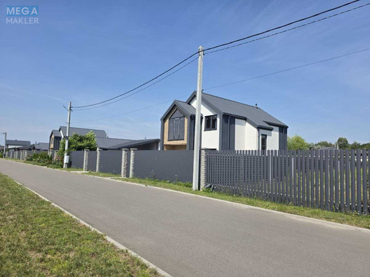 Продаж дома, 2&nbsp;поверху, 122&nbsp;кв.м, 5&nbsp;кімнат, ділянка 6&nbsp;соток, <a class="location-link" href="/petrovskoe-selo-kv-borispolskij-rajon/" title="Недвижимость Петропавлівське">Петропавловское</a>, Щаслива (изображение 2)