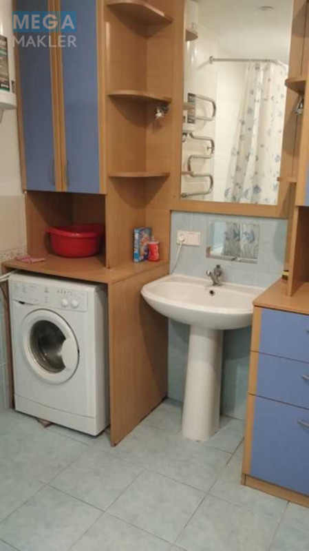 Оренда 3 кімнатної квартири, <a class="location-link" href="/kiev/" title="Недвижимость Київ">Київ</a>, <a class="location-link" href="/kiev/pecherskij/" title="Недвижимость Печерський район">Печерський р-н</a>, Михаила Бойчука ул., 12 (изображение 8)