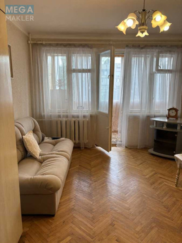 Оренда 1 кімнатної квартири, <a class="location-link" href="/kiev/" title="Недвижимость Київ">Київ</a>, <a class="location-link" href="/kiev/solomenskij/" title="Недвижимость Солом'янський район">Солом'янський р-н</a>, Генерала Воробьева ул., 12 (изображение 2)