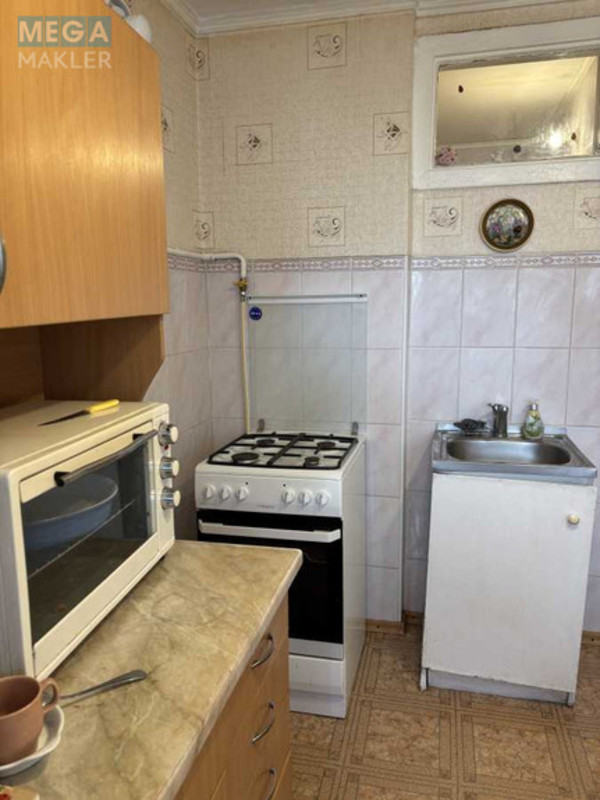 Оренда 1 кімнатної квартири, <a class="location-link" href="/kiev/" title="Недвижимость Київ">Київ</a>, <a class="location-link" href="/kiev/solomenskij/" title="Недвижимость Солом'янський район">Солом'янський р-н</a>, Генерала Воробьева ул., 12 (изображение 10)