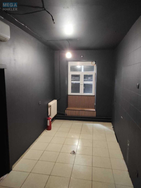 Оренда окремої будівлі/побудови, 33&nbsp;кв.м, <a class="location-link" href="/kiev/" title="Недвижимость Київ">Київ</a>, <a class="location-link" href="/kiev/shevchenkovskij/" title="Недвижимость Шевченківський район">Шевченківський р-н</a>, Софіївська пл., 6 (изображение 3)