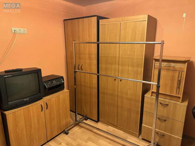 Оренда комерційної нерухомості, 90&nbsp;кв.м, <a class="location-link" href="/kiev/" title="Недвижимость Київ">Київ</a>, <a class="location-link" href="/kiev/solomenskij/" title="Недвижимость Солом'янський район">Солом'янський р-н</a>, Єреванська вул., 12 (изображение 9)