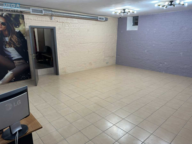 Оренда комерційної нерухомості, 90&nbsp;кв.м, <a class="location-link" href="/kiev/" title="Недвижимость Київ">Київ</a>, <a class="location-link" href="/kiev/solomenskij/" title="Недвижимость Солом'янський район">Солом'янський р-н</a>, Єреванська вул., 12 (изображение 22)