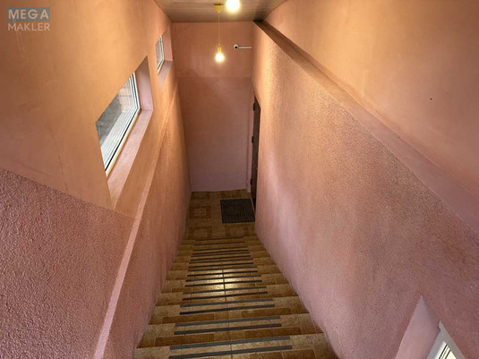 Оренда комерційної нерухомості, 90&nbsp;кв.м, <a class="location-link" href="/kiev/" title="Недвижимость Київ">Київ</a>, <a class="location-link" href="/kiev/solomenskij/" title="Недвижимость Солом'янський район">Солом'янський р-н</a>, Єреванська вул., 12 (изображение 24)