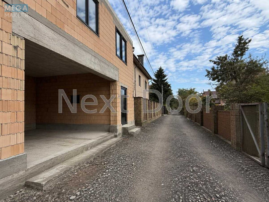 Продаж дома, 2&nbsp;поверху, 288,30&nbsp;кв.м, 4&nbsp;кімнати, ділянка 4&nbsp;сотки, <a class="location-link" href="/kiev/" title="Недвижимость Київ">Київ</a>, <a class="location-link" href="/kiev/obolonskij/" title="Недвижимость Оболонський район">Оболонський р-н</a>, Богатырская ул. (изображение 4)