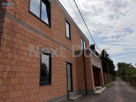 Продаж дома, 2&nbsp;поверху, 288,30&nbsp;кв.м, 4&nbsp;кімнати, ділянка 4&nbsp;сотки, <a class="location-link" href="/kiev/" title="Недвижимость Київ">Київ</a>, <a class="location-link" href="/kiev/obolonskij/" title="Недвижимость Оболонський район">Оболонський р-н</a>, Богатырская ул. (изображение 5)