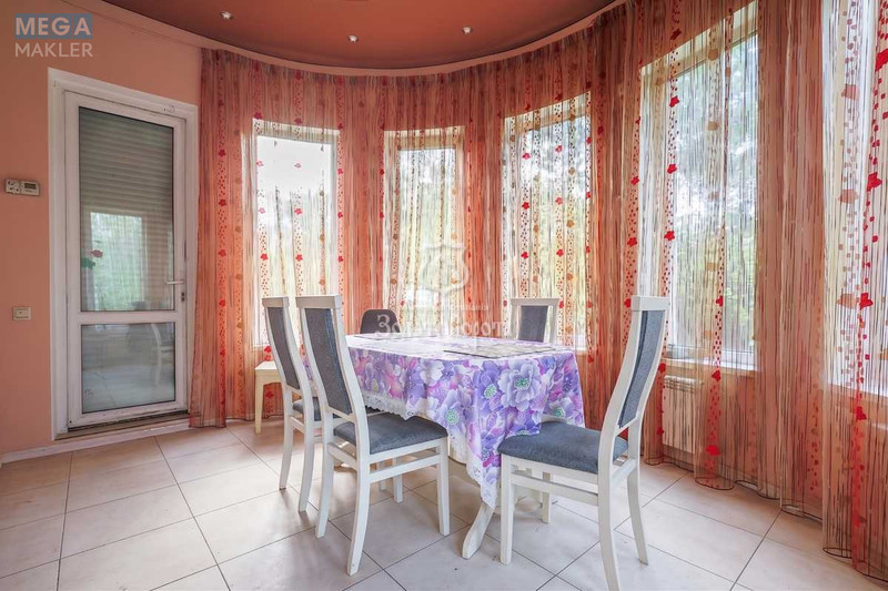 Продаж дома, 3&nbsp;поверху, 270&nbsp;кв.м, 5&nbsp;кімнат, ділянка 12,54&nbsp;соток, <a class="location-link" href="/kiev/" title="Недвижимость Київ">Київ</a>, <a class="location-link" href="/kiev/darnickij/" title="Недвижимость Дарницький район">Дарницький р-н</a>, Садова вул., 7/9 (изображение 8)