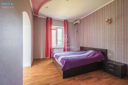 Продаж дома, 3&nbsp;поверху, 270&nbsp;кв.м, 5&nbsp;кімнат, ділянка 12,54&nbsp;соток, <a class="location-link" href="/kiev/" title="Недвижимость Київ">Київ</a>, <a class="location-link" href="/kiev/darnickij/" title="Недвижимость Дарницький район">Дарницький р-н</a>, Садова вул., 7/9 (изображение 11)