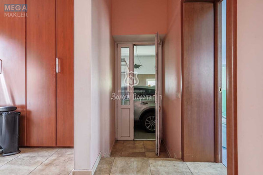 Продаж дома, 3&nbsp;поверху, 270&nbsp;кв.м, 5&nbsp;кімнат, ділянка 12,54&nbsp;соток, <a class="location-link" href="/kiev/" title="Недвижимость Київ">Київ</a>, <a class="location-link" href="/kiev/darnickij/" title="Недвижимость Дарницький район">Дарницький р-н</a>, Садова вул., 7/9 (изображение 21)