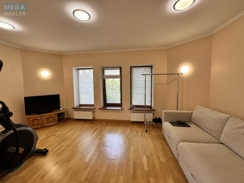 Продаж дома, 2&nbsp;поверху, 380&nbsp;кв.м, 4&nbsp;кімнати, ділянка 16&nbsp;соток, <a class="location-link" href="/kiev/" title="Недвижимость Київ">Київ</a>, <a class="location-link" href="/kiev/darnickij/" title="Недвижимость Дарницький район">Дарницький р-н</a>, Центральна вул. (изображение 11)