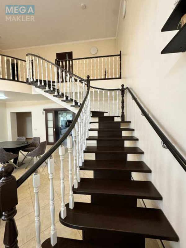 Продаж дома, 2&nbsp;поверху, 380&nbsp;кв.м, 4&nbsp;кімнати, ділянка 16&nbsp;соток, <a class="location-link" href="/kiev/" title="Недвижимость Київ">Київ</a>, <a class="location-link" href="/kiev/darnickij/" title="Недвижимость Дарницький район">Дарницький р-н</a>, Центральна вул. (изображение 12)