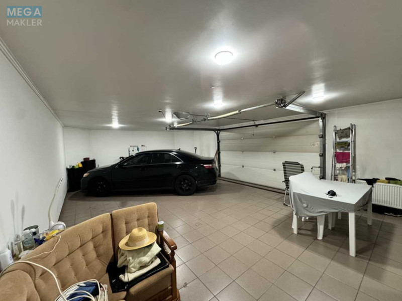 Продаж дома, 2&nbsp;поверху, 380&nbsp;кв.м, 4&nbsp;кімнати, ділянка 16&nbsp;соток, <a class="location-link" href="/kiev/" title="Недвижимость Київ">Київ</a>, <a class="location-link" href="/kiev/darnickij/" title="Недвижимость Дарницький район">Дарницький р-н</a>, Центральна вул. (изображение 21)