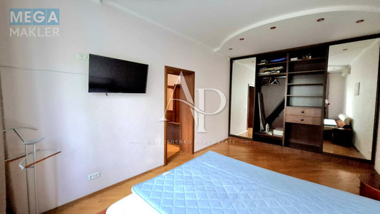 Продаж 3 кімнатної квартири (100/71/22), 4 пов. 5 пов. будинку, <a class="location-link" href="/kiev/" title="Недвижимость Київ">Київ</a>, <a class="location-link" href="/kiev/solomenskij/" title="Недвижимость Солом'янський район">Солом'янський р-н</a>, Липківського 40 ( <img src="https://megamakler.com.ua/metro/ff0000.gif" alt="" class="metro" /> м. Вокзальная, 20 хв ) (изображение 13)
