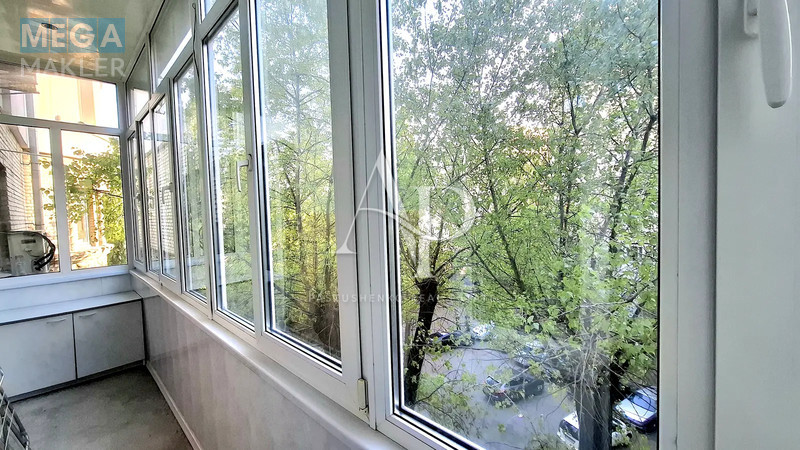 Продаж 3 кімнатної квартири (100/71/22), 4 пов. 5 пов. будинку, <a class="location-link" href="/kiev/" title="Недвижимость Київ">Київ</a>, <a class="location-link" href="/kiev/solomenskij/" title="Недвижимость Солом'янський район">Солом'янський р-н</a>, Липківського 40 ( <img src="https://megamakler.com.ua/metro/ff0000.gif" alt="" class="metro" /> м. Вокзальная, 20 хв ) (изображение 15)
