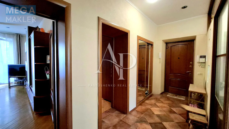 Продаж 3 кімнатної квартири (100/71/22), 4 пов. 5 пов. будинку, <a class="location-link" href="/kiev/" title="Недвижимость Київ">Київ</a>, <a class="location-link" href="/kiev/solomenskij/" title="Недвижимость Солом'янський район">Солом'янський р-н</a>, Липківського 40 ( <img src="https://megamakler.com.ua/metro/ff0000.gif" alt="" class="metro" /> м. Вокзальная, 20 хв ) (изображение 16)
