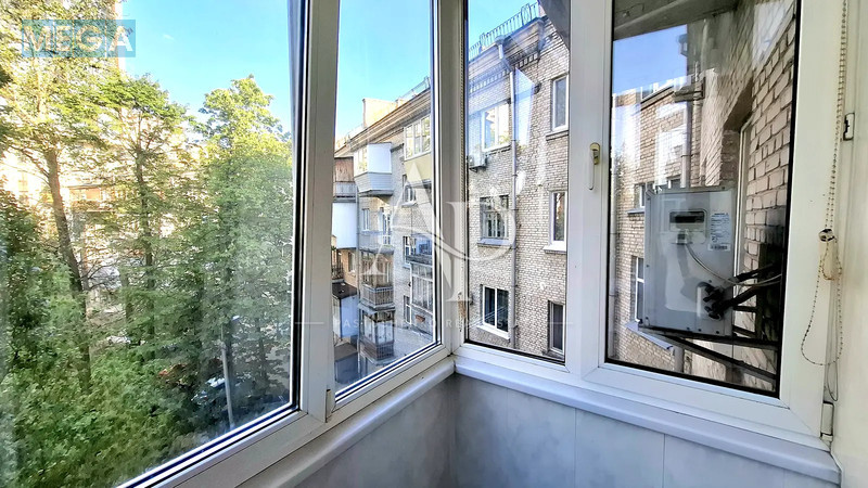 Продаж 3 кімнатної квартири (100/71/22), 4 пов. 5 пов. будинку, <a class="location-link" href="/kiev/" title="Недвижимость Київ">Київ</a>, <a class="location-link" href="/kiev/solomenskij/" title="Недвижимость Солом'янський район">Солом'янський р-н</a>, Липківського 40 ( <img src="https://megamakler.com.ua/metro/ff0000.gif" alt="" class="metro" /> м. Вокзальная, 20 хв ) (изображение 19)