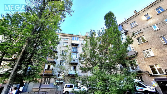 Продаж 3 кімнатної квартири (100/71/22), 4 пов. 5 пов. будинку, <a class="location-link" href="/kiev/" title="Недвижимость Київ">Київ</a>, <a class="location-link" href="/kiev/solomenskij/" title="Недвижимость Солом'янський район">Солом'янський р-н</a>, Липківського 40 ( <img src="https://megamakler.com.ua/metro/ff0000.gif" alt="" class="metro" /> м. Вокзальная, 20 хв ) (изображение 22)