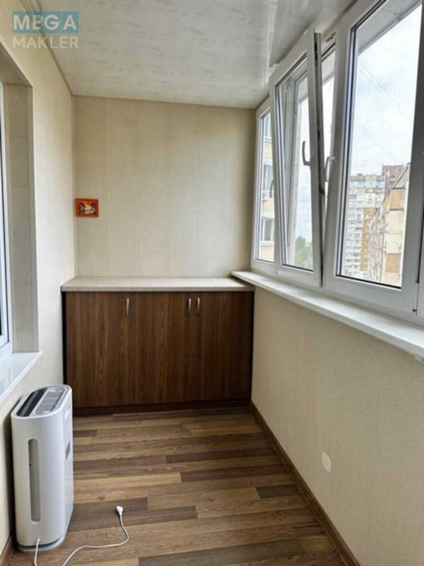 Оренда 3 кімнатної квартири, <a class="location-link" href="/kiev/" title="Недвижимость Київ">Київ</a>, <a class="location-link" href="/kiev/podolskij/" title="Недвижимость Подільський район">Подільський р-н</a>, Василя Порика просп., 7Б (изображение 17)