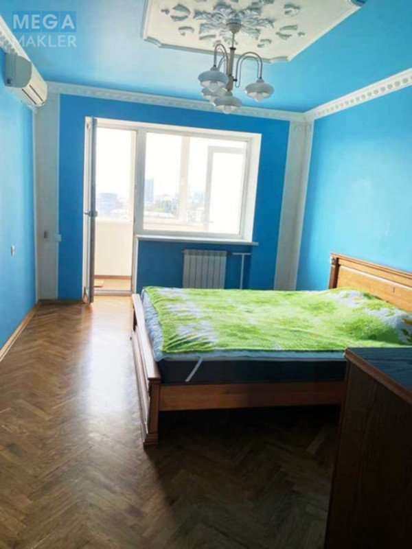 Оренда 3 кімнатної квартири, <a class="location-link" href="/kiev/" title="Недвижимость Київ">Київ</a>, <a class="location-link" href="/kiev/pecherskij/" title="Недвижимость Печерський район">Печерський р-н</a>, Мічуріна вул., 4 (изображение 4)