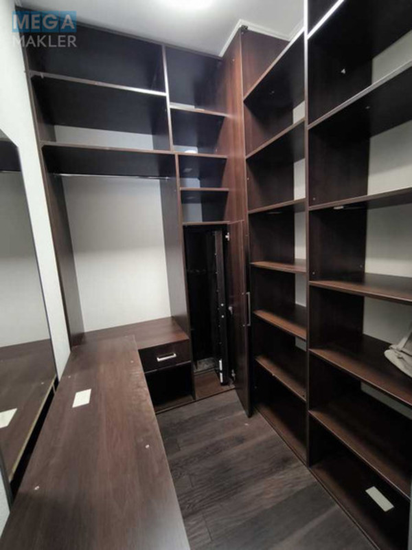 Продаж дома, 2&nbsp;поверху, 200&nbsp;кв.м, 5&nbsp;кімнат, ділянка 6&nbsp;соток, <a class="location-link" href="/kiev/" title="Недвижимость Київ">Київ</a>, <a class="location-link" href="/kiev/dneprovskij/" title="Недвижимость Дніпровський район">Дніпровський р-н</a>, 2 Садовый пер. (изображение 15)