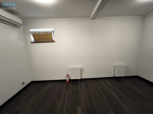 Продаж дома, 2&nbsp;поверху, 200&nbsp;кв.м, 5&nbsp;кімнат, ділянка 6&nbsp;соток, <a class="location-link" href="/kiev/" title="Недвижимость Київ">Київ</a>, <a class="location-link" href="/kiev/dneprovskij/" title="Недвижимость Дніпровський район">Дніпровський р-н</a>, 2 Садовый пер. (изображение 16)
