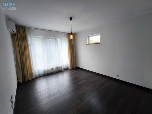Продаж дома, 2&nbsp;поверху, 200&nbsp;кв.м, 5&nbsp;кімнат, ділянка 6&nbsp;соток, <a class="location-link" href="/kiev/" title="Недвижимость Київ">Київ</a>, <a class="location-link" href="/kiev/dneprovskij/" title="Недвижимость Дніпровський район">Дніпровський р-н</a>, 2 Садовый пер. (изображение 17)