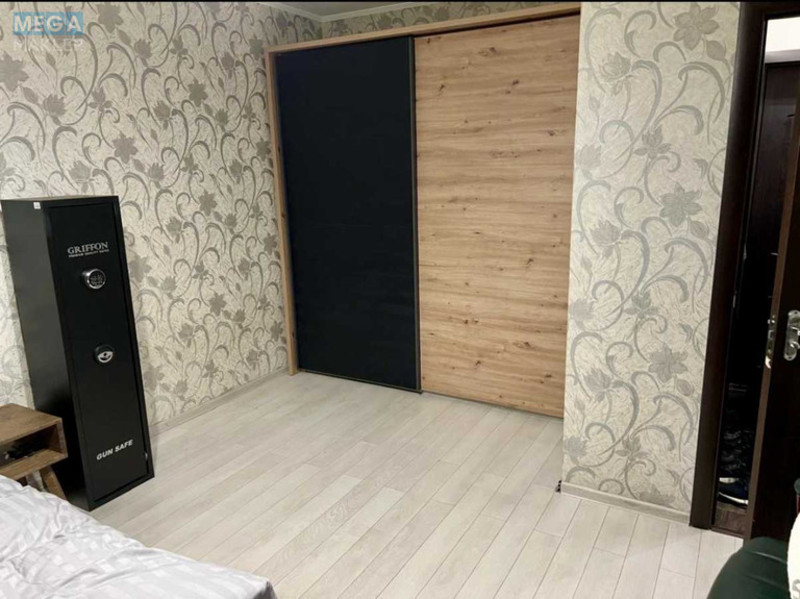 Оренда 1 кімнатної квартири, <a class="location-link" href="/kiev/" title="Недвижимость Київ">Київ</a>, <a class="location-link" href="/kiev/solomenskij/" title="Недвижимость Солом'янський район">Солом'янський р-н</a>, Гладковская ул., 1/7 (изображение 2)