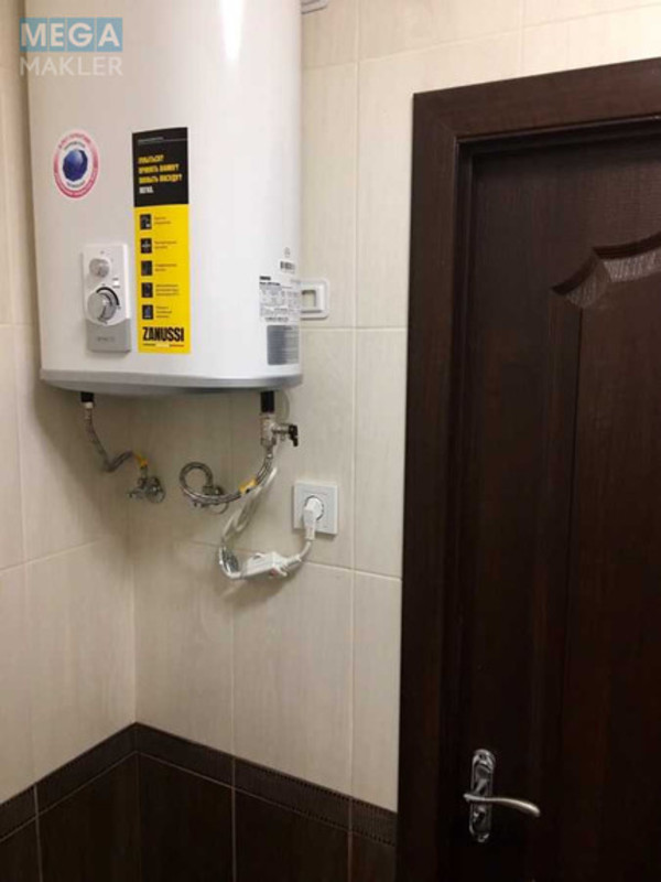 Оренда 1 кімнатної квартири, <a class="location-link" href="/kiev/" title="Недвижимость Київ">Київ</a>, <a class="location-link" href="/kiev/solomenskij/" title="Недвижимость Солом'янський район">Солом'янський р-н</a>, Гладковская ул., 1/7 (изображение 6)