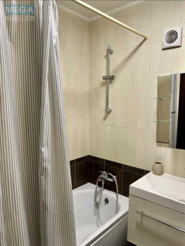 Оренда 1 кімнатної квартири, <a class="location-link" href="/kiev/" title="Недвижимость Київ">Київ</a>, <a class="location-link" href="/kiev/solomenskij/" title="Недвижимость Солом'янський район">Солом'янський р-н</a>, Гладковская ул., 1/7 (изображение 7)