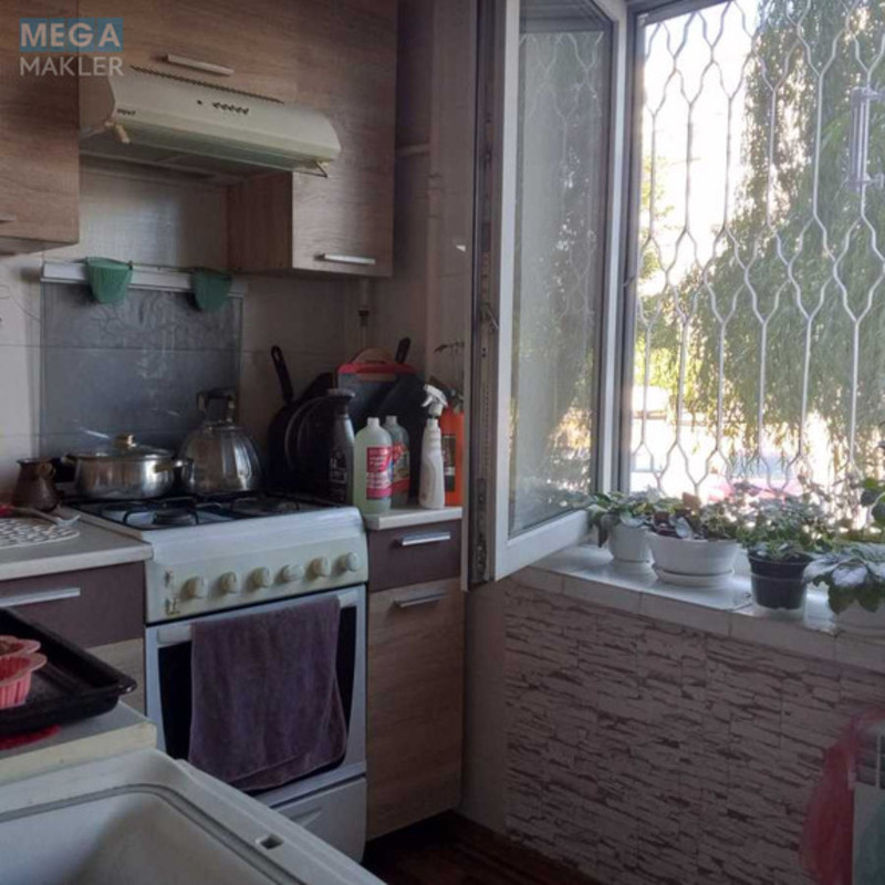 Оренда кімнати (підселення), <a class="location-link" href="/kiev/" title="Недвижимость Київ">Київ</a>, <a class="location-link" href="/kiev/dneprovskij/" title="Недвижимость Дніпровський район">Дніпровський р-н</a>, Верховної Ради бульв., 24 (изображение 2)