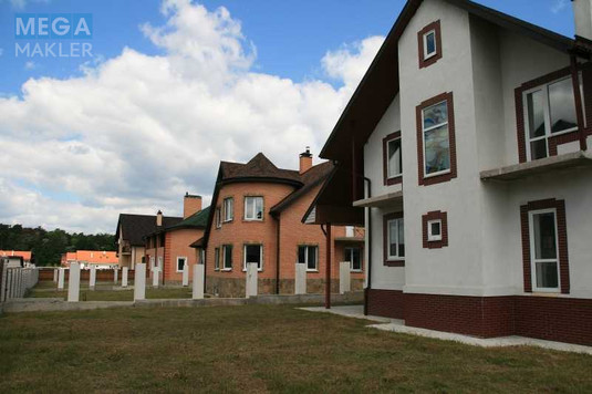 Продаж дома, 3&nbsp;поверху, 300&nbsp;кв.м, 6&nbsp;кімнат, ділянка 10&nbsp;соток, <a class="location-link" href="/kiev/" title="Недвижимость Київ">Київ</a>, <a class="location-link" href="/kiev/svyatoshinskij/" title="Недвижимость Святошинський район">Святошинський р-н</a>, Бударина ул., 45 (изображение 2)