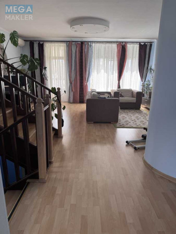 Продаж дома, 3&nbsp;поверху, 182&nbsp;кв.м, 4&nbsp;кімнати, ділянка 1&nbsp;сотка, <a class="location-link" href="/kiev/" title="Недвижимость Київ">Київ</a>, <a class="location-link" href="/kiev/darnickij/" title="Недвижимость Дарницький район">Дарницький р-н</a>, Петра Прокоповича вул., 25 (изображение 2)