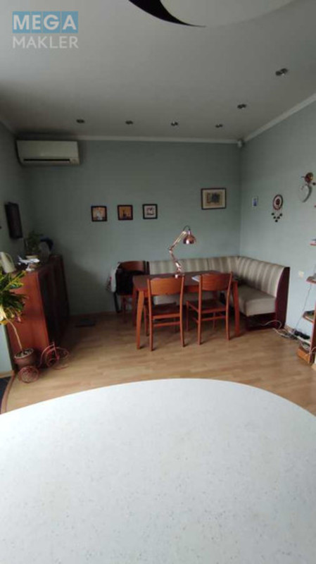 Продаж дома, 3&nbsp;поверху, 182&nbsp;кв.м, 4&nbsp;кімнати, ділянка 1&nbsp;сотка, <a class="location-link" href="/kiev/" title="Недвижимость Київ">Київ</a>, <a class="location-link" href="/kiev/darnickij/" title="Недвижимость Дарницький район">Дарницький р-н</a>, Петра Прокоповича вул., 25 (изображение 8)