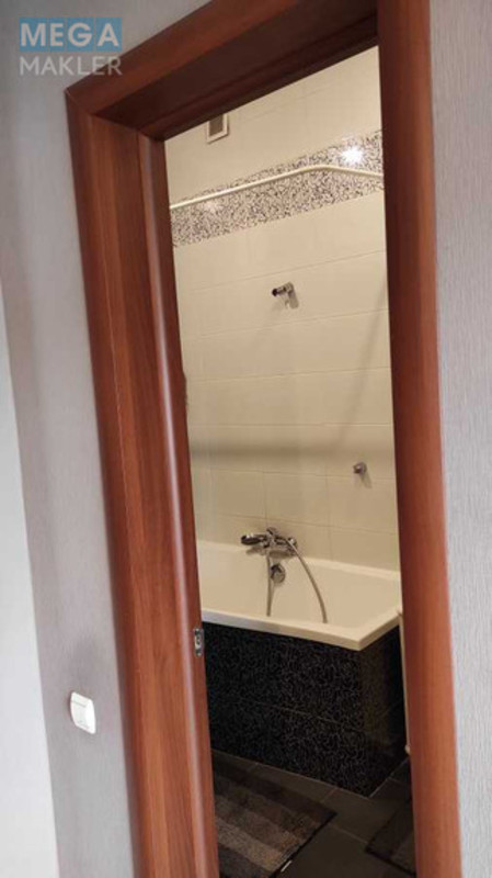 Продаж дома, 3&nbsp;поверху, 182&nbsp;кв.м, 4&nbsp;кімнати, ділянка 1&nbsp;сотка, <a class="location-link" href="/kiev/" title="Недвижимость Київ">Київ</a>, <a class="location-link" href="/kiev/darnickij/" title="Недвижимость Дарницький район">Дарницький р-н</a>, Петра Прокоповича вул., 25 (изображение 10)
