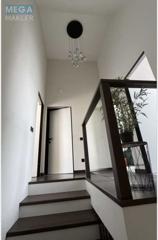 Продаж дома, 2&nbsp;поверху, 142&nbsp;кв.м, 5&nbsp;кімнат, ділянка 4&nbsp;сотки, <a class="location-link" href="/kiev/" title="Недвижимость Київ">Київ</a>, <a class="location-link" href="/kiev/goloseevskij/" title="Недвижимость Голосіївський район">Голосіївський р-н</a>, Степана Рудницкого ул. (изображение 4)