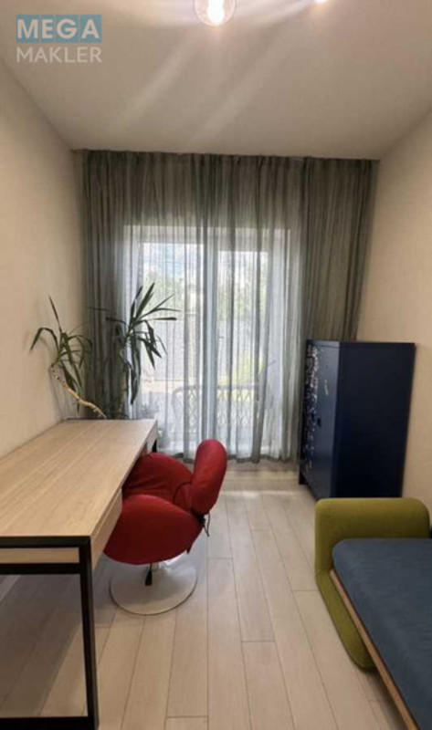 Продаж дома, 2&nbsp;поверху, 142&nbsp;кв.м, 5&nbsp;кімнат, ділянка 4&nbsp;сотки, <a class="location-link" href="/kiev/" title="Недвижимость Київ">Київ</a>, <a class="location-link" href="/kiev/goloseevskij/" title="Недвижимость Голосіївський район">Голосіївський р-н</a>, Степана Рудницкого ул. (изображение 12)