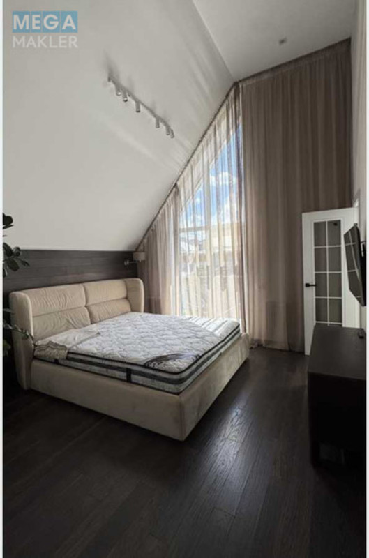 Продаж дома, 2&nbsp;поверху, 142&nbsp;кв.м, 5&nbsp;кімнат, ділянка 4&nbsp;сотки, <a class="location-link" href="/kiev/" title="Недвижимость Київ">Київ</a>, <a class="location-link" href="/kiev/goloseevskij/" title="Недвижимость Голосіївський район">Голосіївський р-н</a>, Степана Рудницкого ул. (изображение 17)