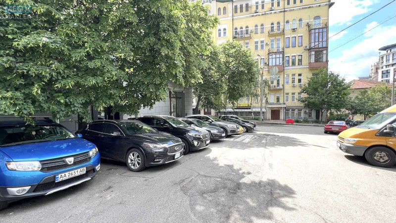 Продаж комерційної нерухомості, 296&nbsp;кв.м, под магазин, <a class="location-link" href="/kiev/" title="Недвижимость Київ">Київ</a>, <a class="location-link" href="/kiev/pecherskij/" title="Недвижимость Печерський район">Печерський р-н</a>, Круглоуніверситетська вул., 11 (изображение 8)